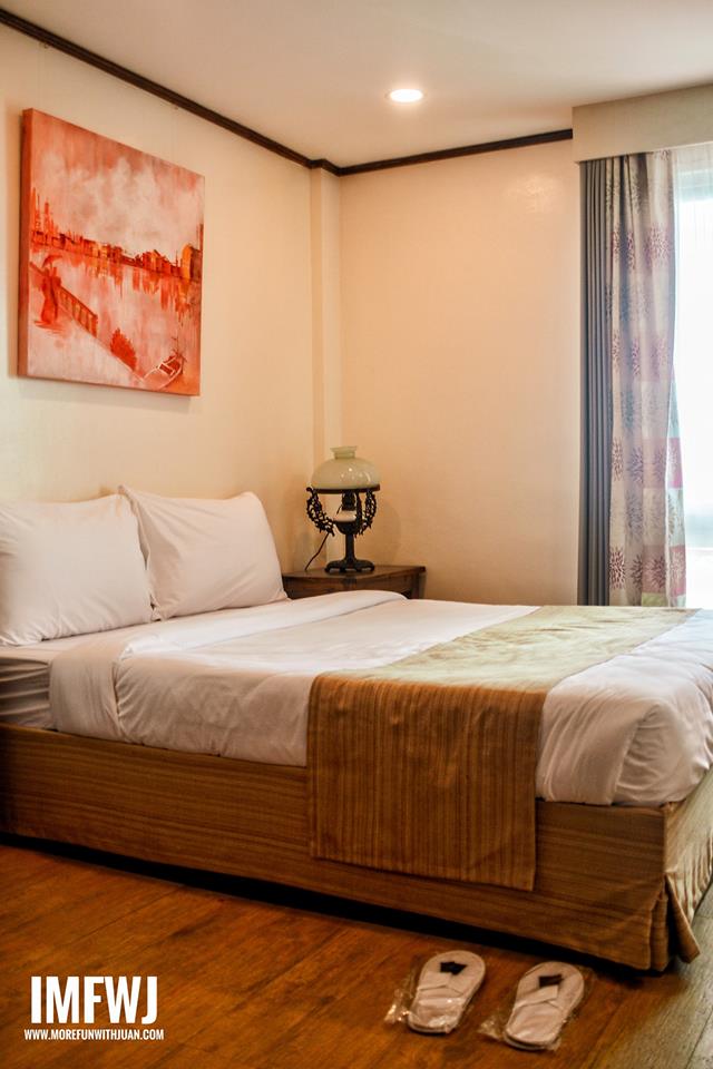 lakeview suites room